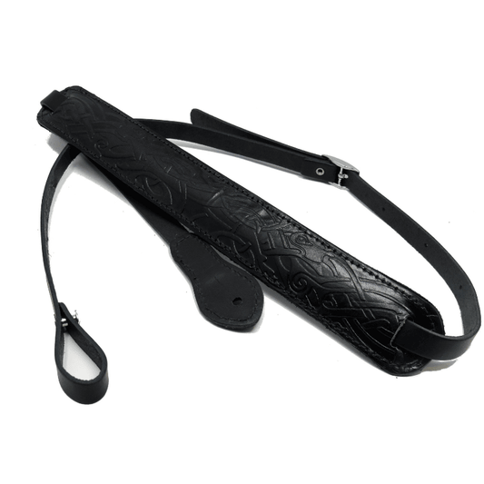 Leathergraft Mandolin Strap Embossed Narrow 1.5 Inch Pad Black - full instrument